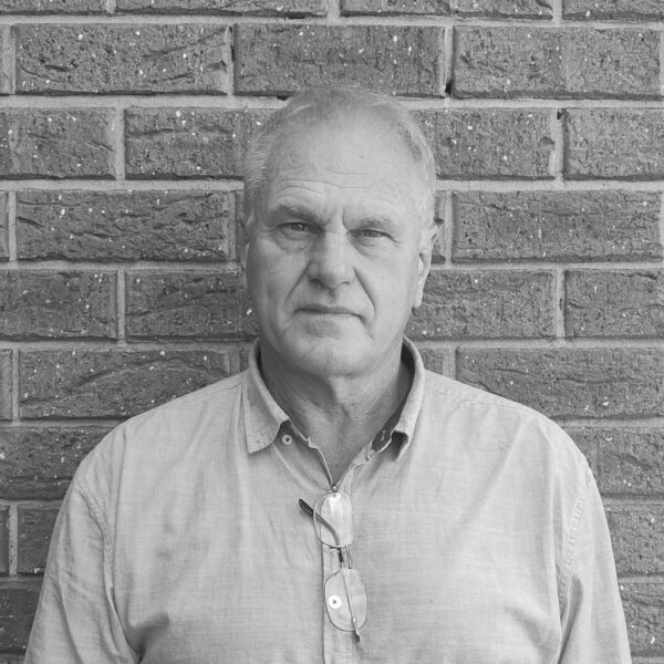 Albert De Boer, memorial design expert at Bronze Plaque, specialist in custom bronze plaques and memorial design